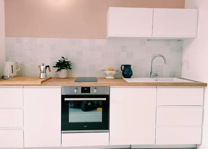 D'architecte A 150 M De La Ρουαγιάν